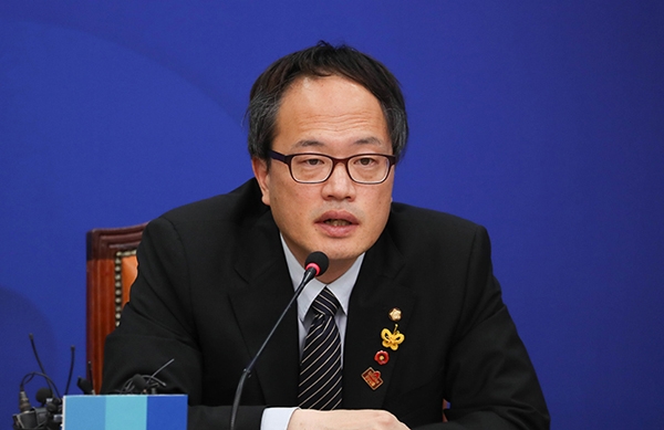 박주민 의원이 12일 더불어민주당 최고위원회의에 참석해 발언하고 있다. (사진=더불어민주당 홈페이지)