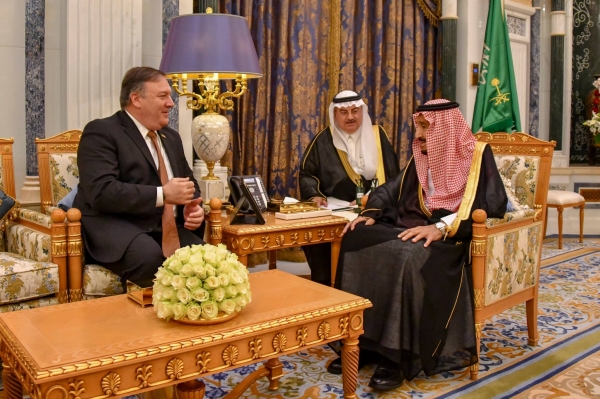 16일 사우디아라비아에 급파된 마이크 폼페이오 미국 국무장관이 살만 사우디아라비아 국왕을 만나고 있다. (사진=미 국무부 SNS)