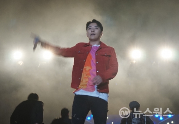[2018 판타지아 슈퍼 콘서트] 승리 '홀로' 무대 성공적으로 마무리