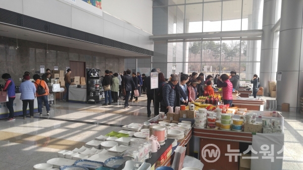 2018년 3월 성남시청서 열린 ‘개성공단 입주기업 특판전’(사진=성남시)