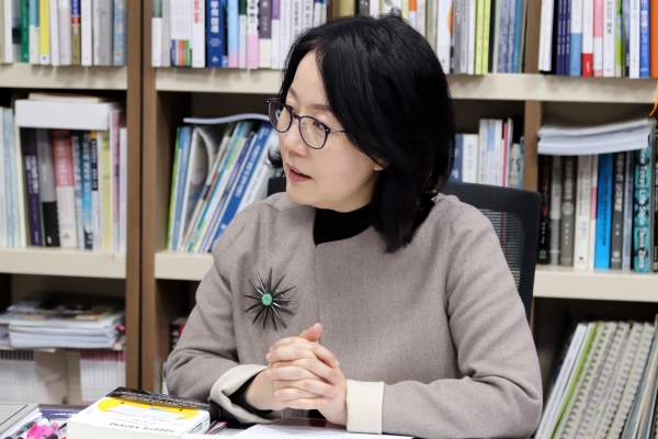 김현아 의원은 '교육 문제'를 얘기하면서 시종일관 진지한 태도로 임했다. (사진= 왕진화 기자)