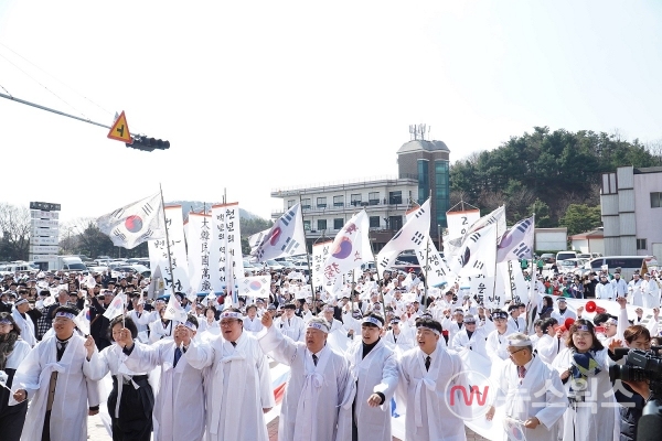 안성시, 3‧1운동 100주년 기념행사 만세 행진 퍼레이드 모습(사진제공=안성시)