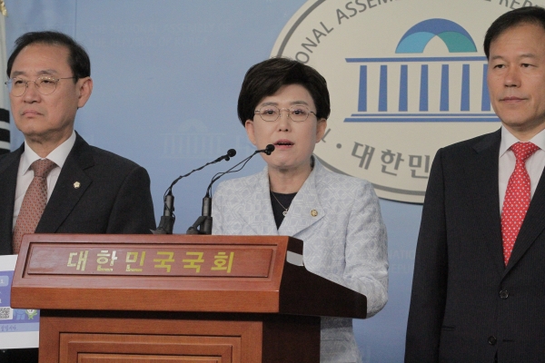 자유한국당 최연혜 의원은 22일 국회정론관 기자회견을 통해 '제3차 에너지기본계획'을 비판했다. (사진= 원성훈 기자)