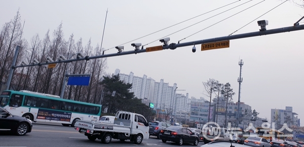 안양시가 관내 5개 주요 도로에 설치한 노후경유차량 단속용 CCTV.(사진=안양시)