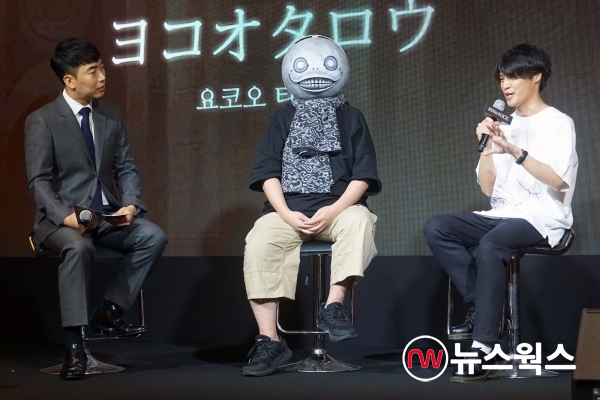 성승헌(왼쪽부터) 캐스터와 요코오 타로 원작·크리에이티브 디렉터, 마츠오 료키 포케라보 수석 크리에이티브 플래너가 '시노앨리스'에 대해 이야기를 나누고 있다. (사진=박준영 기자)