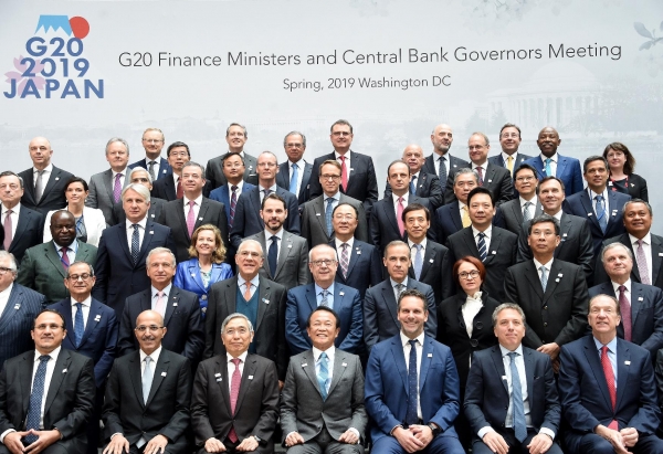 지난 4월 12일(현지시간) 미국 워싱턴 국제통화기금(IMF)에서 열린 G20재무장관회의 참석자들이 기념사진을 찍고 있다. (사진=기획재정부)