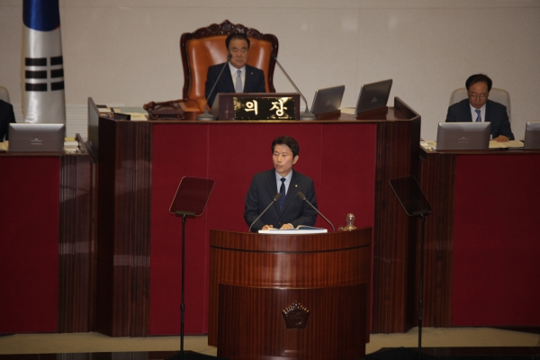 ​더불어민주당 이인영 원내대표가 3일 국회에서 교섭단체 대표연설을 하고 있다. (사진= 원성훈 기자)​