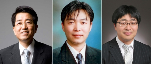 현택환(왼쪽부터) 연구단장, 권승해 책임연구원, 이노현 교수 (사진제공=IBS)