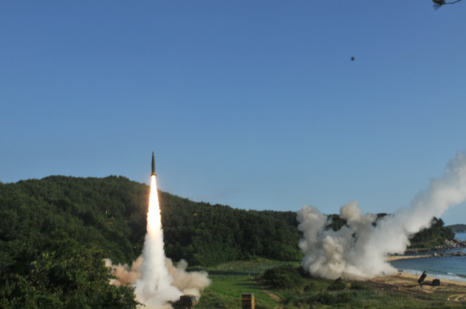 지난 7월5일 실시한 한미 미사일부대의 북한지도부 타격용 탄도미사일 동시 사격 <사진=합동참모본부>