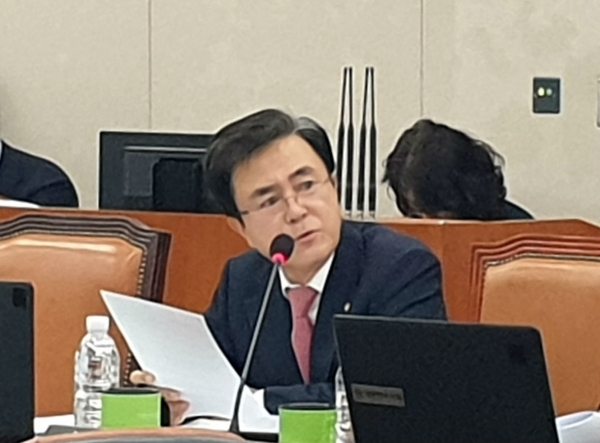 자유한국당 김태흠 의원 (사진=이정은 기자)