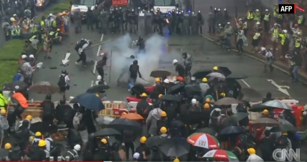 15일 홍콩 시위 현장.(사진=CNN 뉴스 캡처)<br>