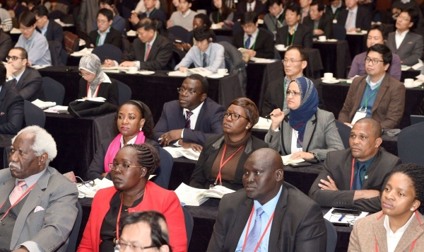 '2019 한-아프리카 프로젝트 플라자'에 앞서 지난 2016년 서울서 열린 '제9차 한-아프리카 산업협력포럼'에 참석한 아프리카 바이어들. (사진 제공=코트라)