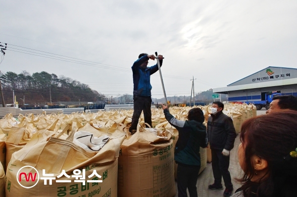 안동시 2019년산 벼 공공비축미곡을 12일 풍산읍에서 매입한다.  (사진제공=안동시)