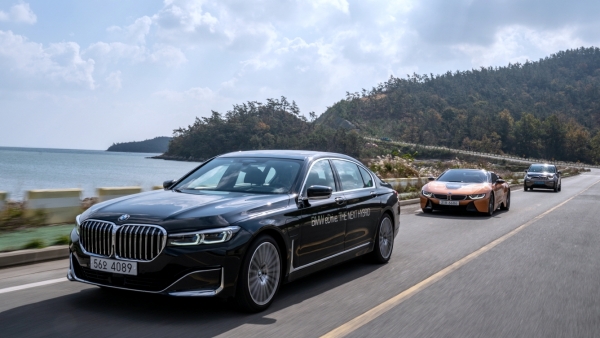 BMW가 판매하고 있는 PHEV 모델은  745e와 745Le, 330e, X5 40e가 있다. (사진=BMW코리아)