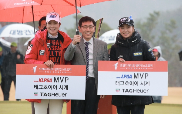 대회 MVP에 선정된 김아림(왼쪽), 이정은6. (사진제공=브라보앤뉴)