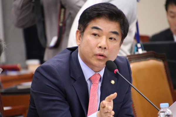 김병욱 더불어민주당 의원이 국정감사에서 질의를 하고 있다. (사진제공=김병욱 의원실)