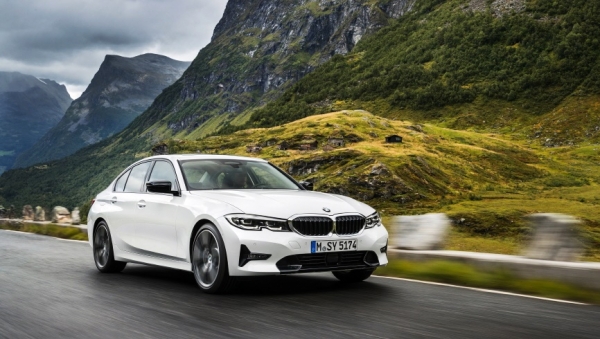 'BMW 뉴 320d'가 2019 자동차 안전도평가 전 영역에 걸쳐 높은 점수를 기록하며2019 올해의 안전한 차 최우수 차량 선정됐다. (사진 제공=BMW 코리아)