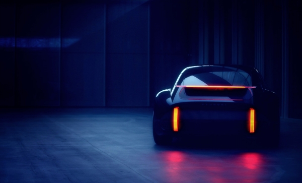 EV 콘셉트카 ‘프로페시(Prophecy)는 현대차의 디자인 철학 ‘센슈어스 스포티니스’의 한층 더 확장하는 의미를 담은 콘셉트카로 다음달 개막하는 ‘2020 제네바 국제 모터쇼'에 최초로 공개 예정이다. (사진제공=현대자동차)