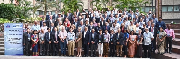 2019년에 개최된 JTC1-Plenary 회의에 참여한 ETRI 연구진들의 모습