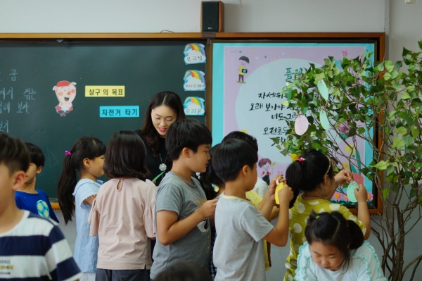 지난해 수업선도교사 인증을 받은 문경 모전초 이선아 선생님 수업 모습. (사진제공=경북교육청)