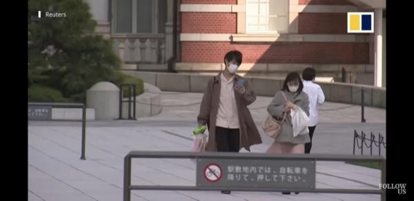 일본 시민들이 마스크를 착용하고 걷고 있다. (사진=South China Morning Post 유튜브 캡처)