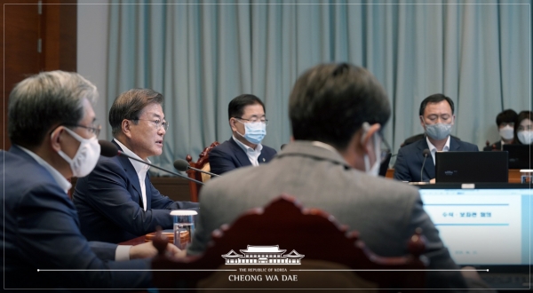 지난 15일 청와대에서 열린 '수석보좌관회의'는 문재인 대통령이 주재했다. (사진=청와대 홈페이지 캡처)