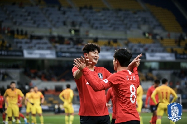 김민재(왼쪽) 선수. (사진=대한축구협회 홈페이지)