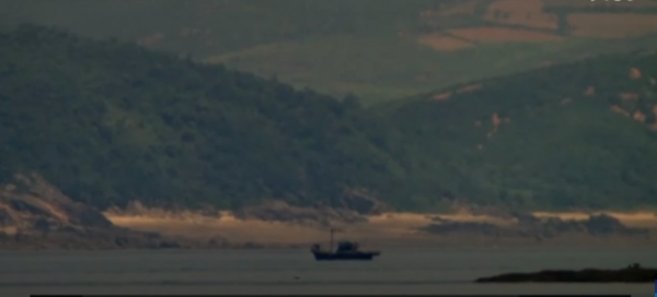 어업지도공무원 A씨가 북한군에 의해 사살 된 곳으로 추정되는 황해남도 웅진 등산곶 앞 바다.(사진=JTBC 뉴스 캡처)<br>