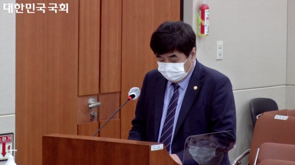 한상혁 방송통신위원장이 8일 국정감사에서 증인 선서를 하고 있다. (사진=국회 인터넷의사중계 방송 캡처)
