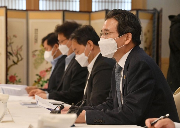 김용범 기재부 차관이 지난 6일 정부서울청사에서 열린 '거시경제 금융회의'를 주재하고 있다. (사진제공=기획재정부)