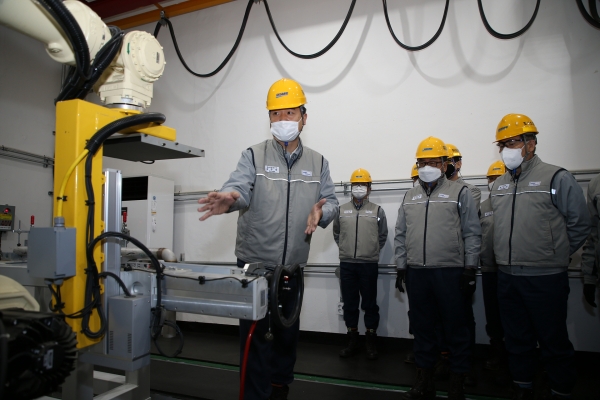 22일 오전 옥포조선소에서 대우조선해양이 개발한 디지털 방사선 품질검사 로봇 시연회가 열렸다. (사진제공=대우조선해양)
