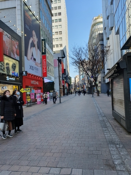 서울 명동 쇼핑거리에 유동인구가 눈에 띄게 줄었다. (사진제공=소상공인연합회)