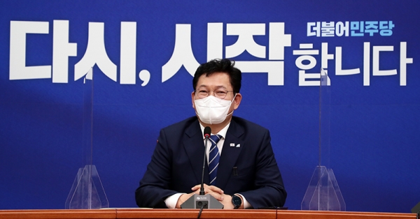 지난 3일 국회에서 열린 기자간담회에서 송영길 민주당 대표가 발언하고 있다. (사진=더불어민주당 홈페이지 캡처)