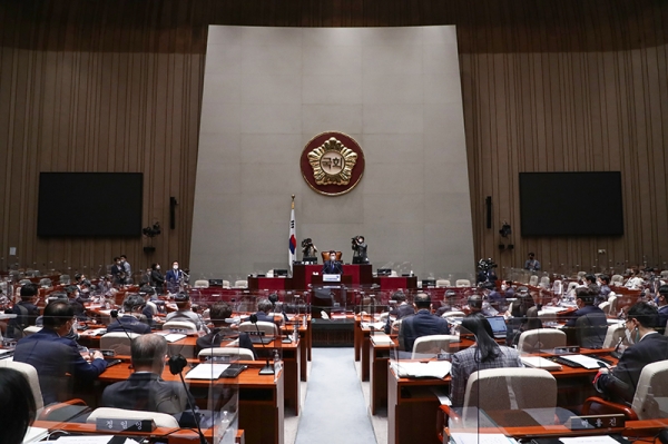지난 25일 국회에서 민주당 의원총회가 열렸다. (사진=더불어민주당 홈페이지 캡처)