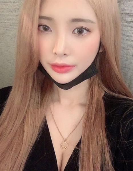 모델 김효연, 미스맥심 콘테스트 2라운드 1위…