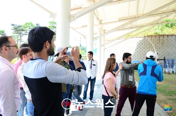 2018년 외국인 팸투어 참가자들이 예천진호국제양궁장을 방문해 (사진제공=경북문화관광공사)
