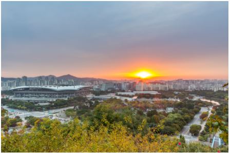하늘공원 정상에서 본 일출 장면(사진캡처=서울시 블로그)