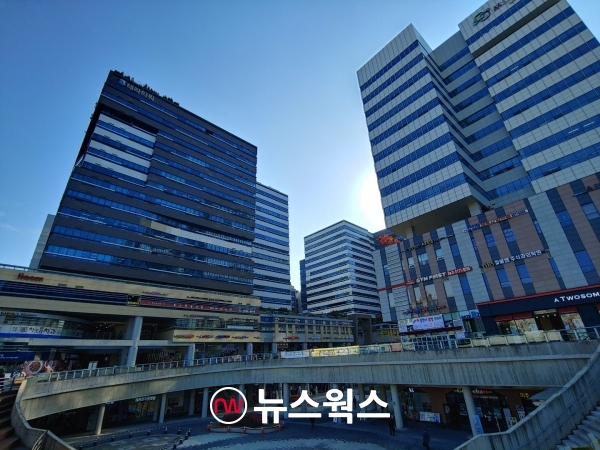 서울 송파구 문정동 법조타운 일대 지식산업센터(사진=강현민 기자)