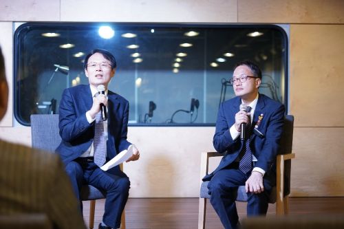 지난 2018년 11월 25일 이상이(왼쪽) 제주대 교수가 박주민 민주당 의원과 '복지국가 아카데미'를 주제로 대담하고 있다. (사진=복지국가소사이어티 홈페이지 캡처)