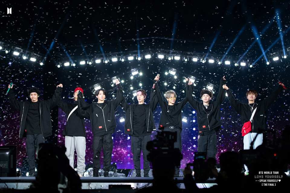 BTS가 제37회 일본 골든디스크 대상 시상식에서 4관왕에 올랐다. (사진=BTS 페이스북 캡처)