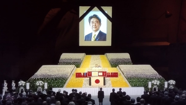 아베 신조 전 일본 총리의 국장이 도쿄 부도칸에서 2022년 9월 진행되고 있다. (사진=닛폰부도칸 페이스북 캡처)