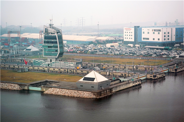 아라타워 전망대에서 촬영한 아라인천여객터미널 및 한강르네상스호 전경. (사진제공=서울시)