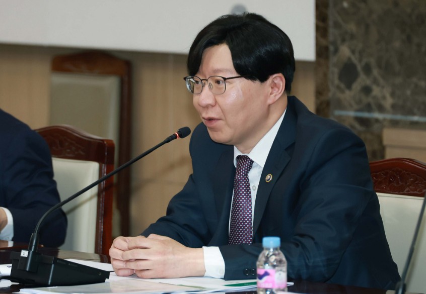 김소영 금융위원회 부위원장이 지난 4월 12일 정부서울청사 19층 대회의실에서 '은행권 경영·영업관행·제도개선 TF 5차 실무작업반 회의'를 주재하고 있다. (사진제공=금융위원회)