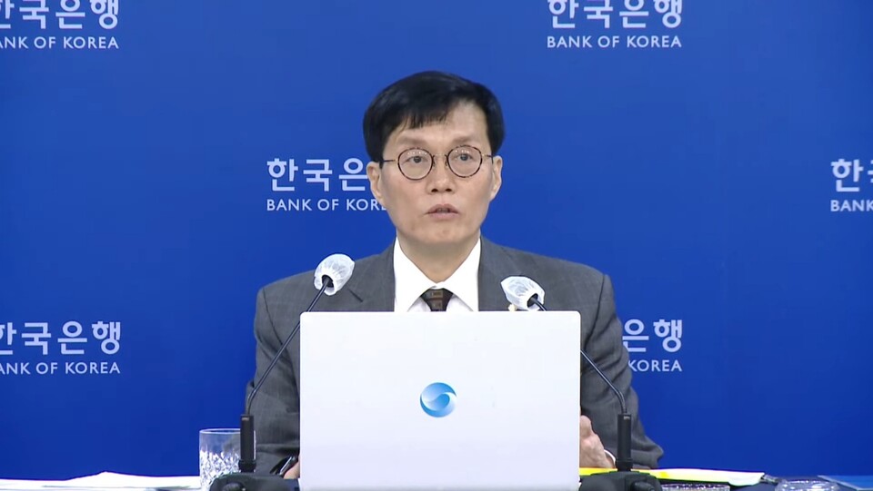 이창용 한국은행 총재가 지난 4월 11일 서울 중구 한국은행에서 열린 통화정책방향 관련 기자간담회에서 발언하고 있다. (사진=한국은행 유튜브 캡처)