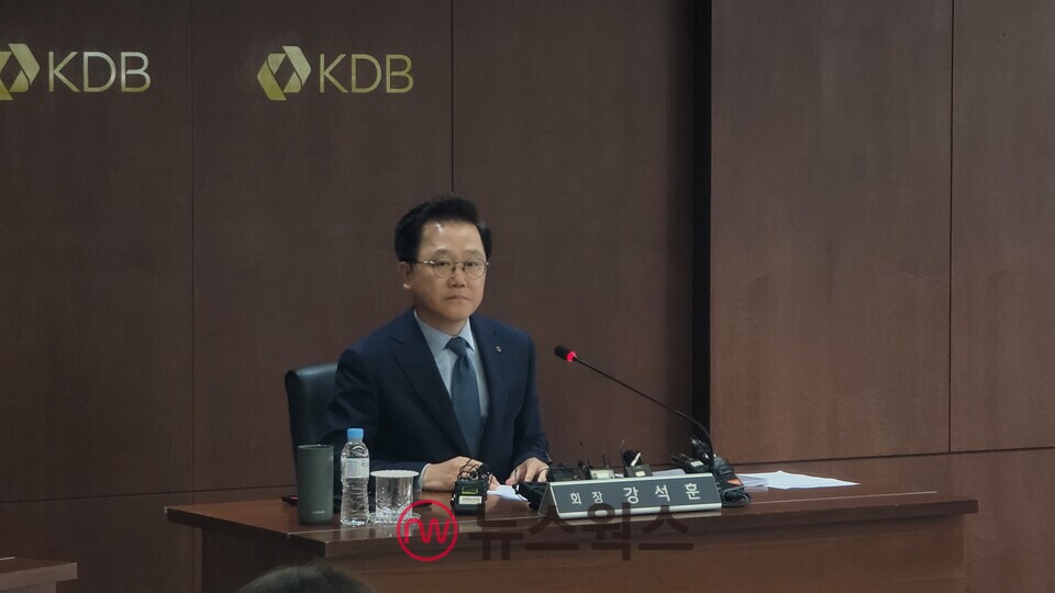 강석훈 산업은행 회장이 20일 산은 여의도 본점에서 취임 1주년을 맞아 