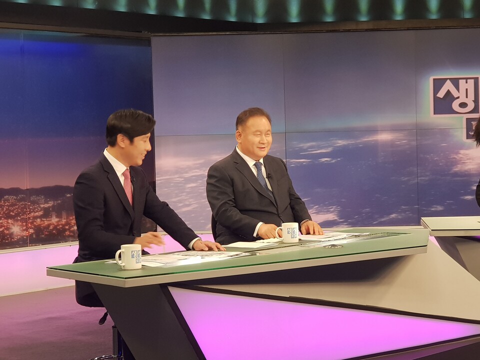이상민(오른쪽) 민주당 의원. (사진=이상민 의원 페이스북 캡처)
