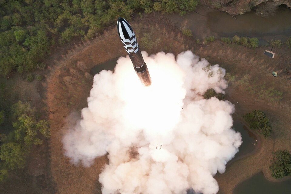 북한이 지난 4월 발사한 대륙간탄도미사일(ICBM) '화성포-18형'. (사진=평양 노동신문/뉴스1) 