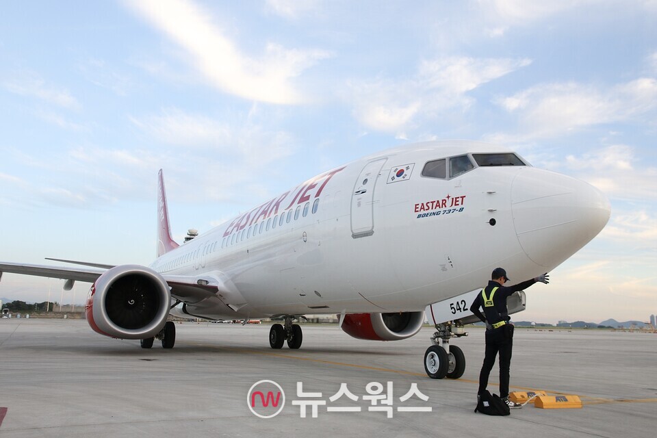 지난 3일 김포공항에 도착한 이스타항공의 6호기(HL8542)가 계류장에 들어오고 있다. (사진제공=이스타항공)