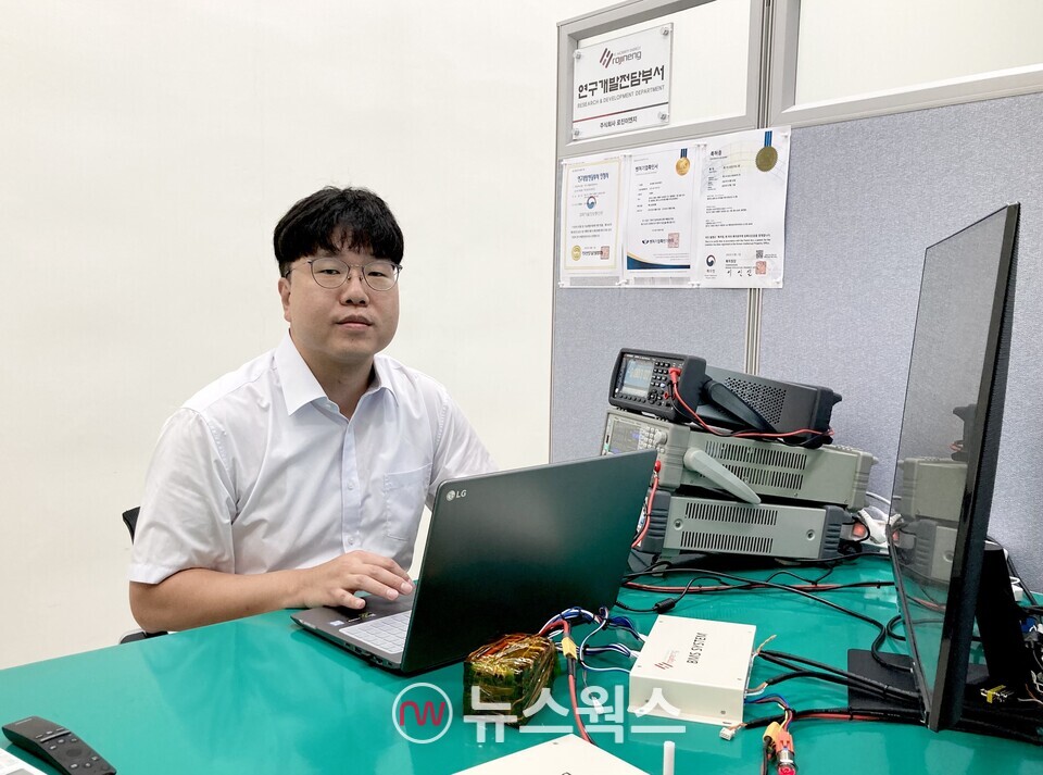 이종욱 로진이엔지 대표가 지난 8일 뉴스웍스와 인터뷰를 진행하고 있다. (사진=정은지 기자)