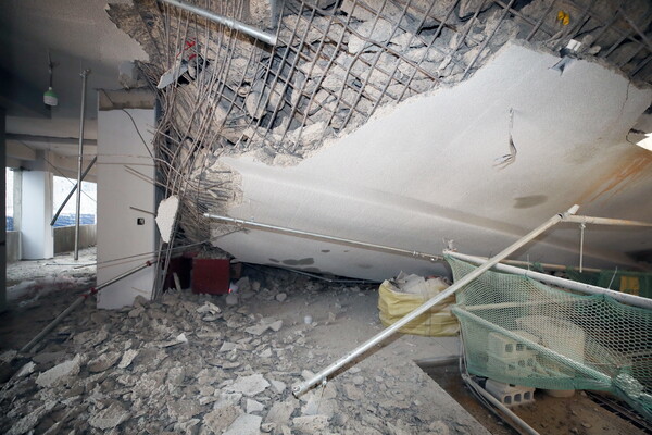지난 4월 인천 서구 검단 AA-13-2블록 아파트 건설현장 지하주차장(1·2층)의 지붕층 슬래브가 붕괴되는 사고가 발생했다. (사진=뉴스1)
